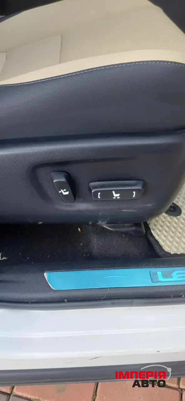 Lexus NX - фото 9