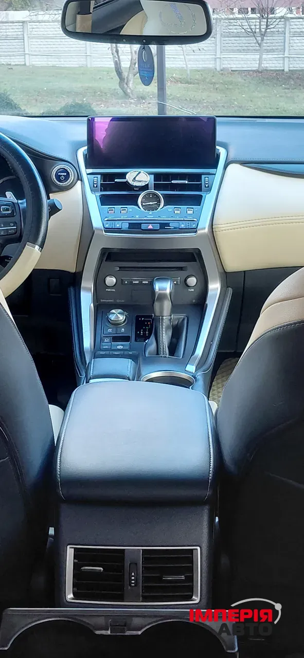 Lexus NX - фото 28