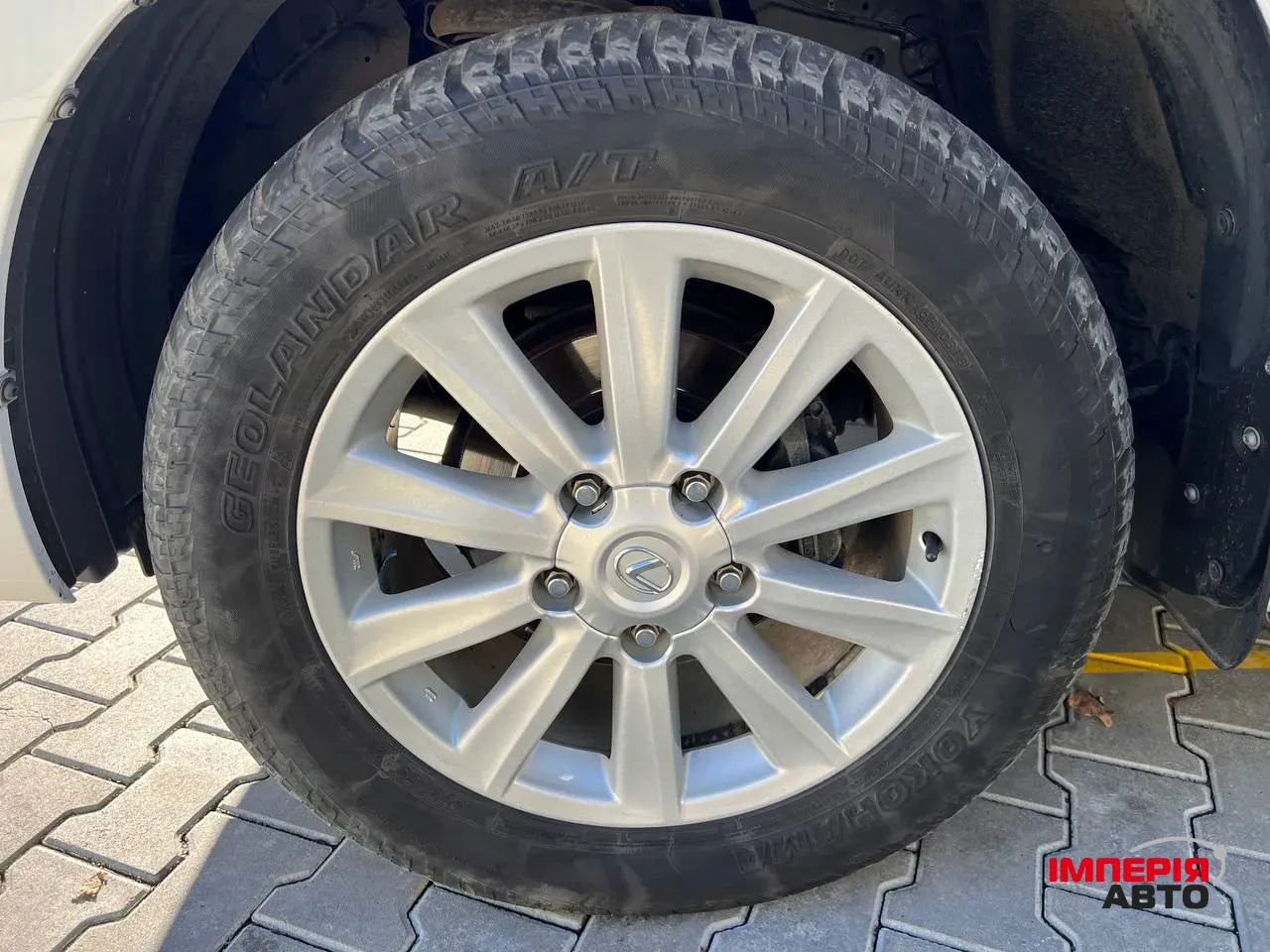 Lexus LX - фото 10