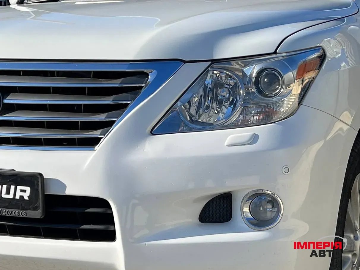 Lexus LX - фото 3
