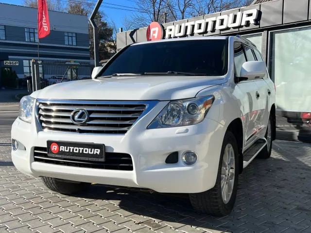 Lexus LX - фото 2