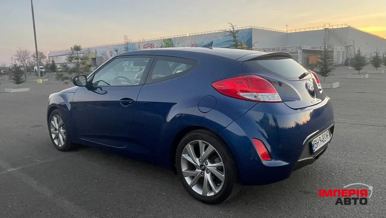 Hyundai Veloster - фото 11