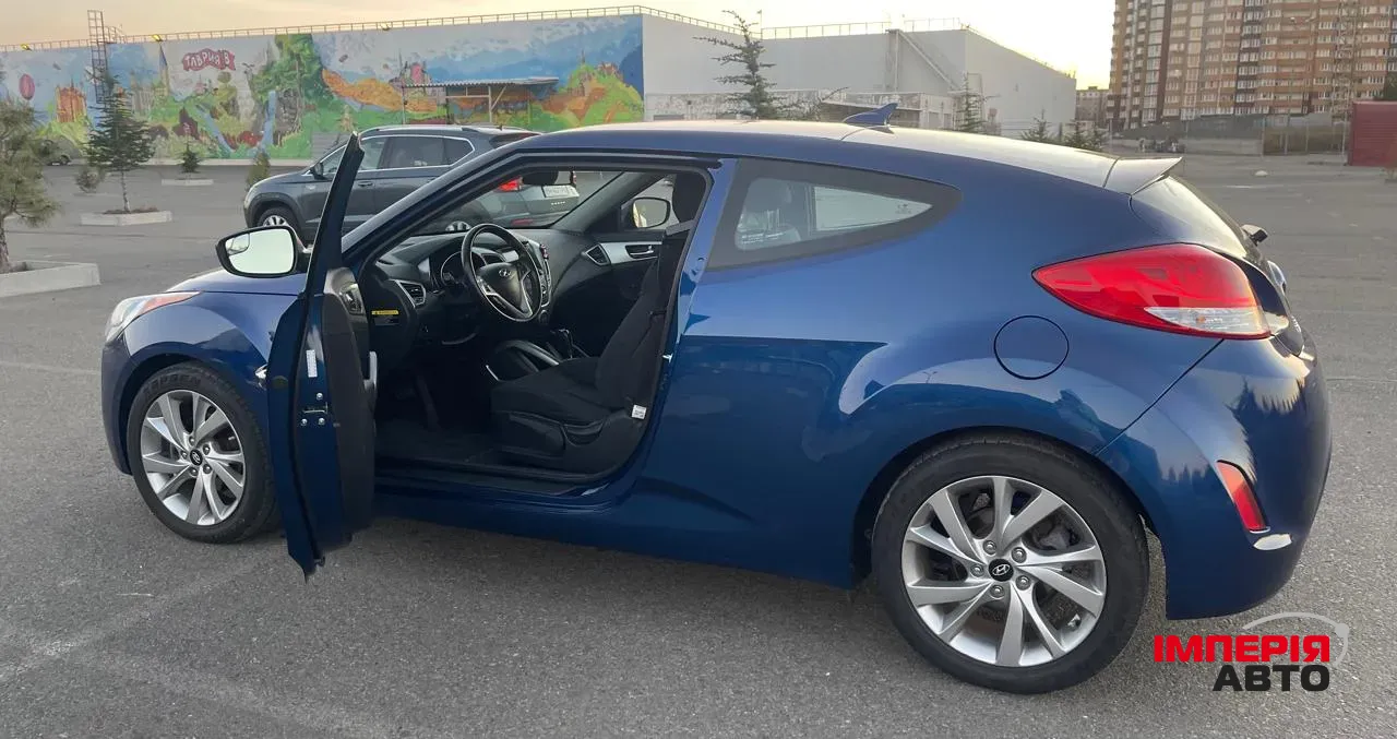 Hyundai Veloster - фото 12