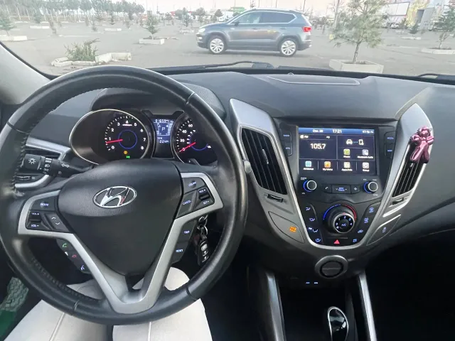 Hyundai Veloster - фото 2