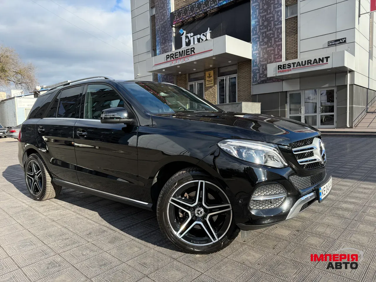 Mercedes-Benz GLE - фото 1