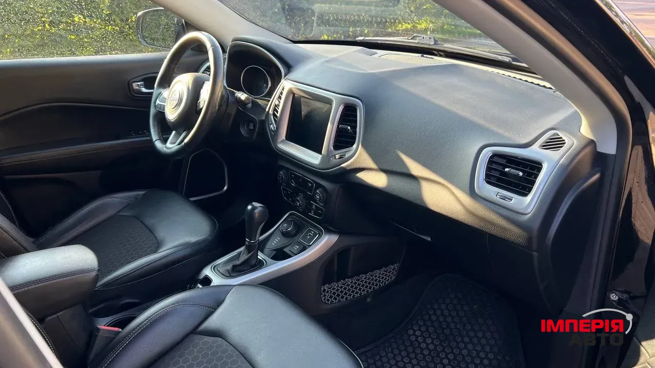Jeep Compass - фото 18