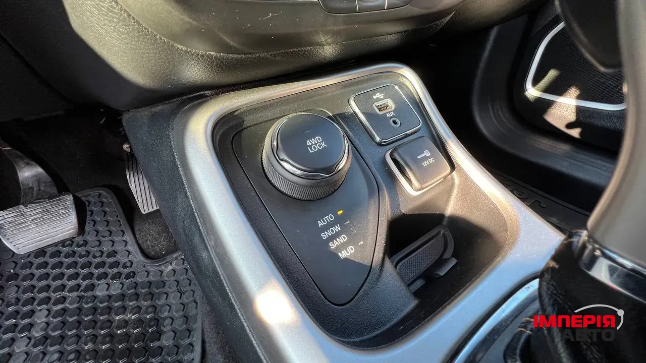 Jeep Compass - фото 14