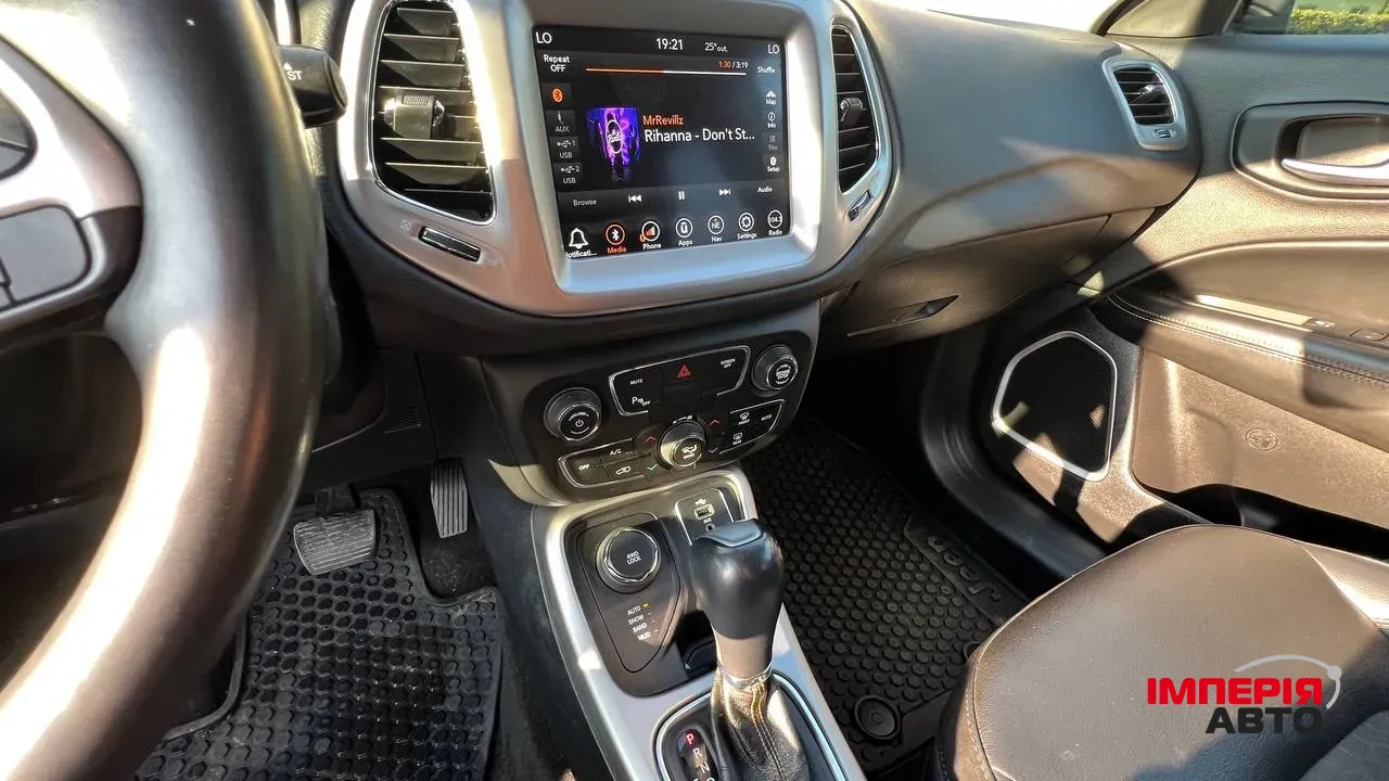 Jeep Compass - фото 15