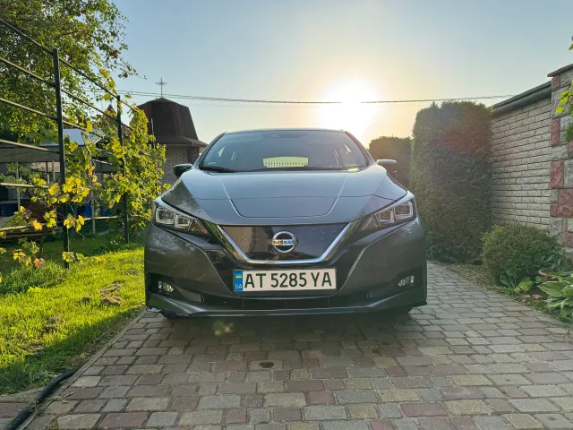 Nissan Leaf - фото 2