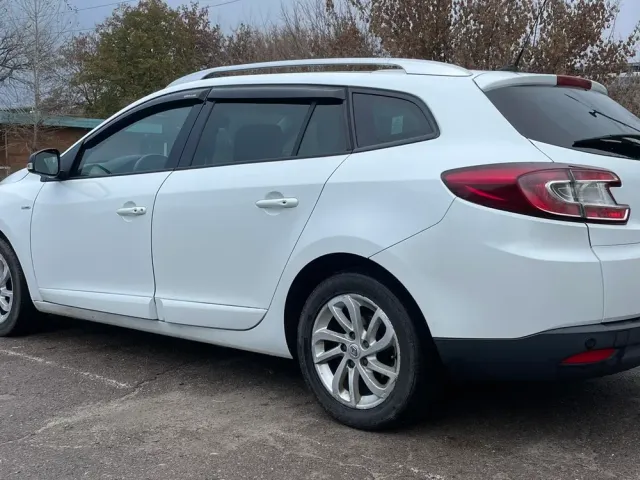 Renault Megane - фото 2