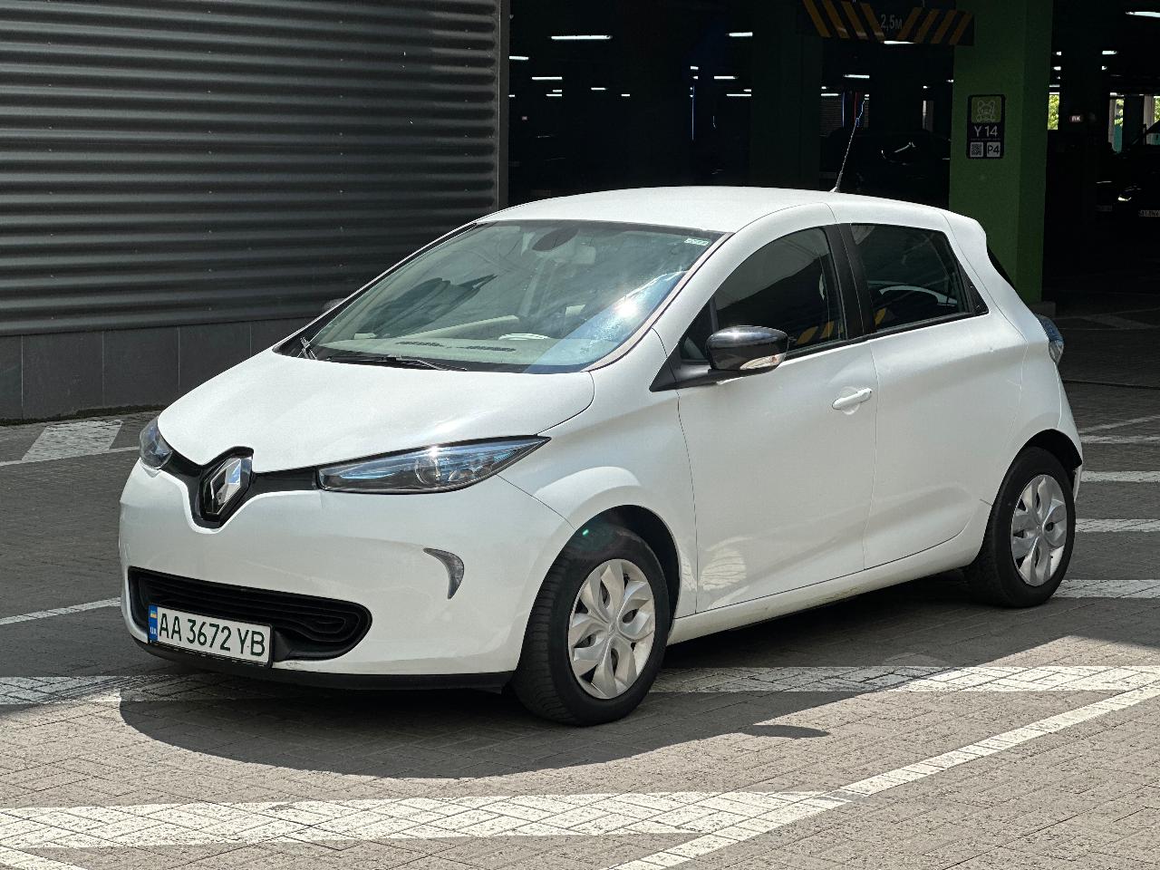 Renault ZOE - фото 20