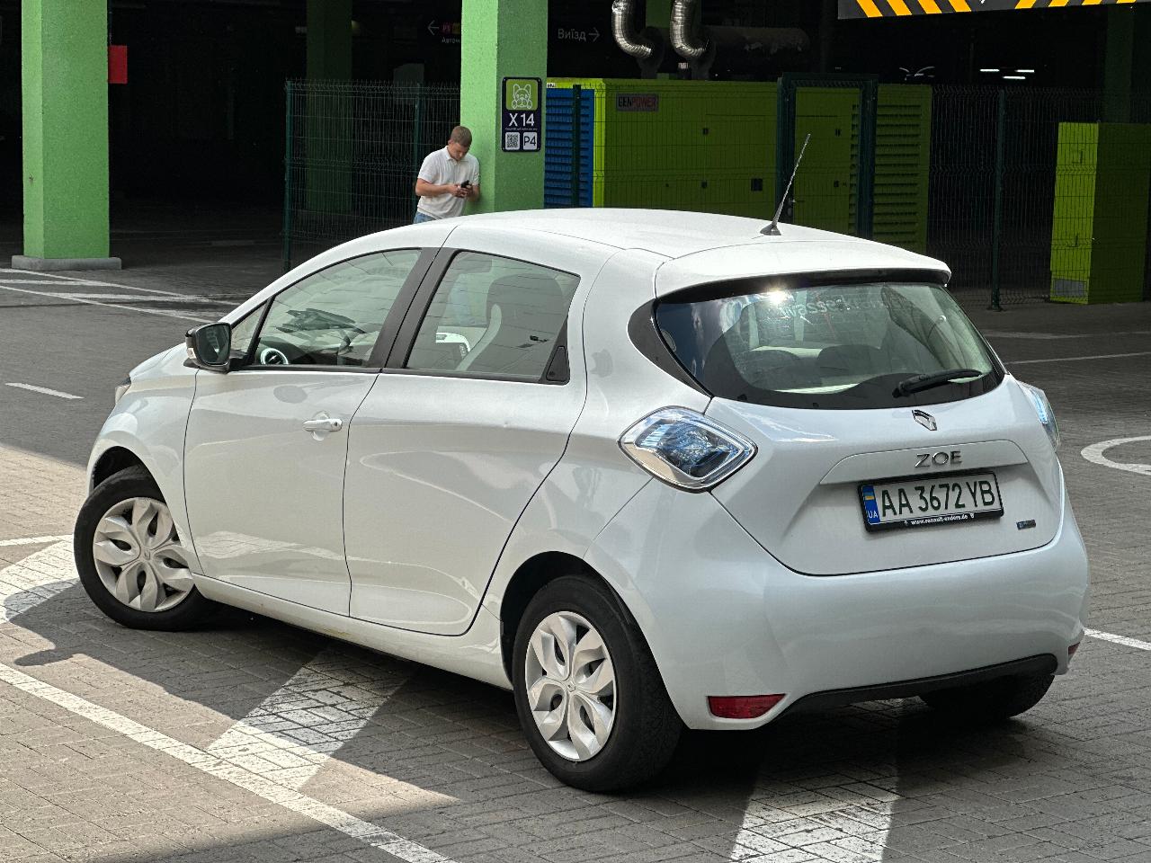 Renault ZOE - фото 7