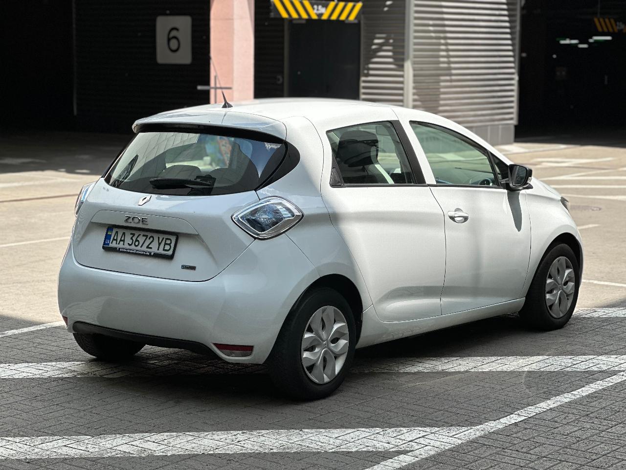 Renault ZOE - фото 25