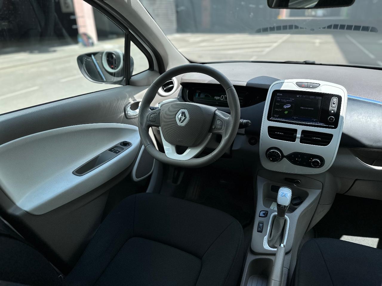 Renault ZOE - фото 23