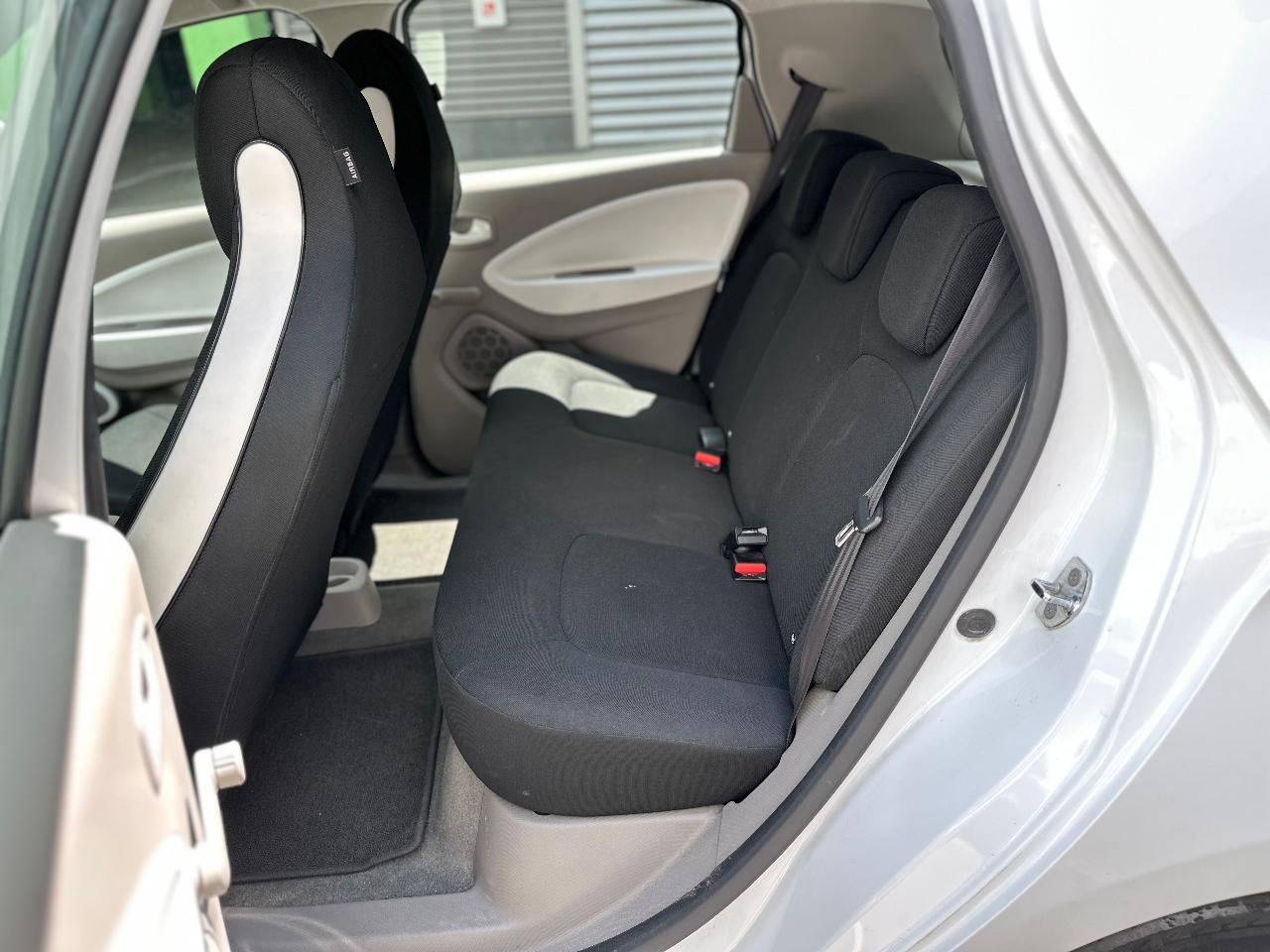 Renault ZOE - фото 13