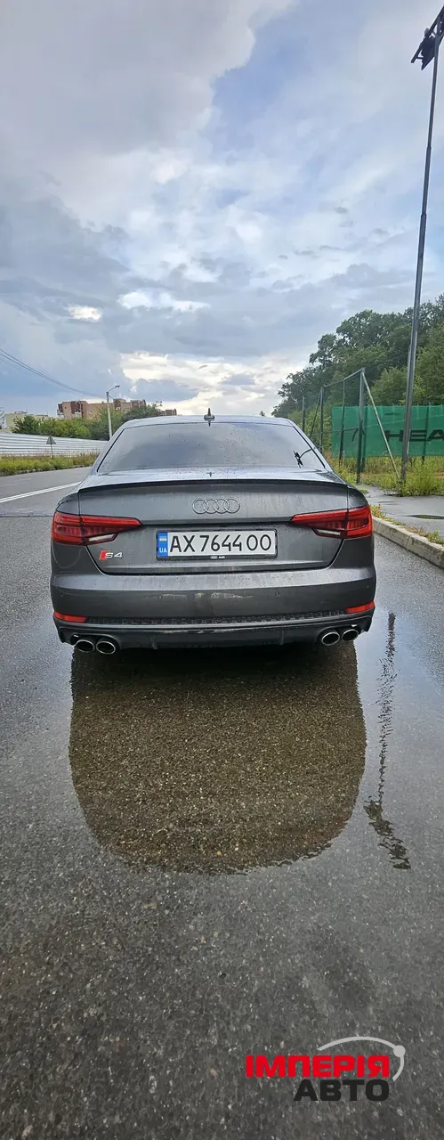Audi S4 - фото 7