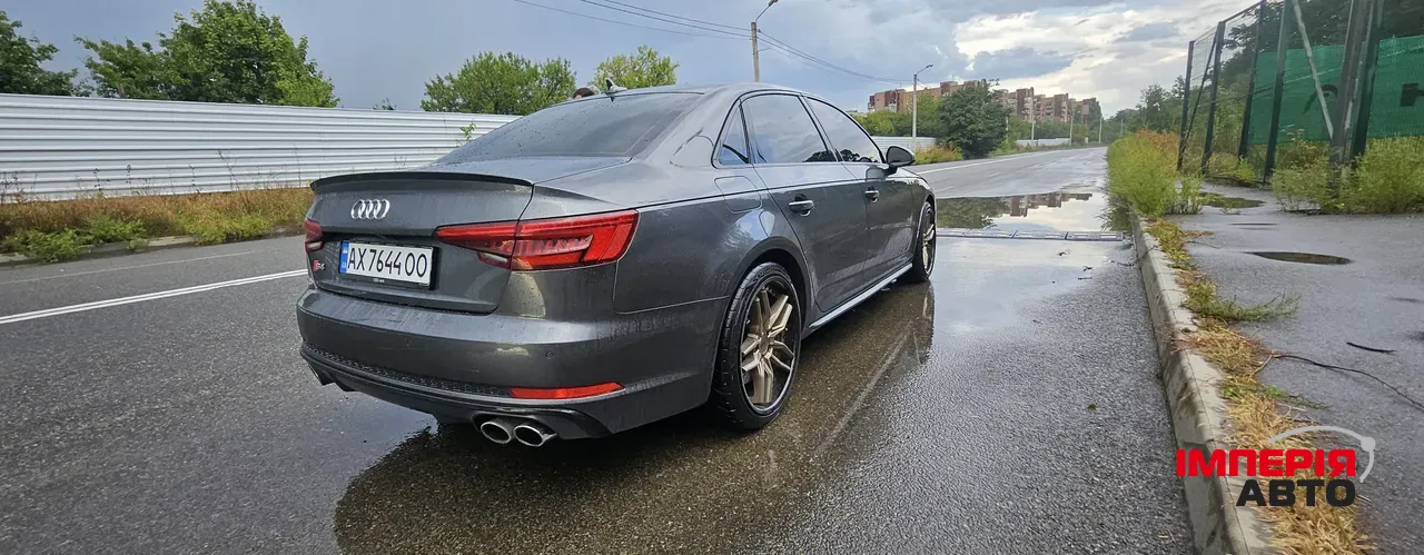 Audi S4 - фото 9