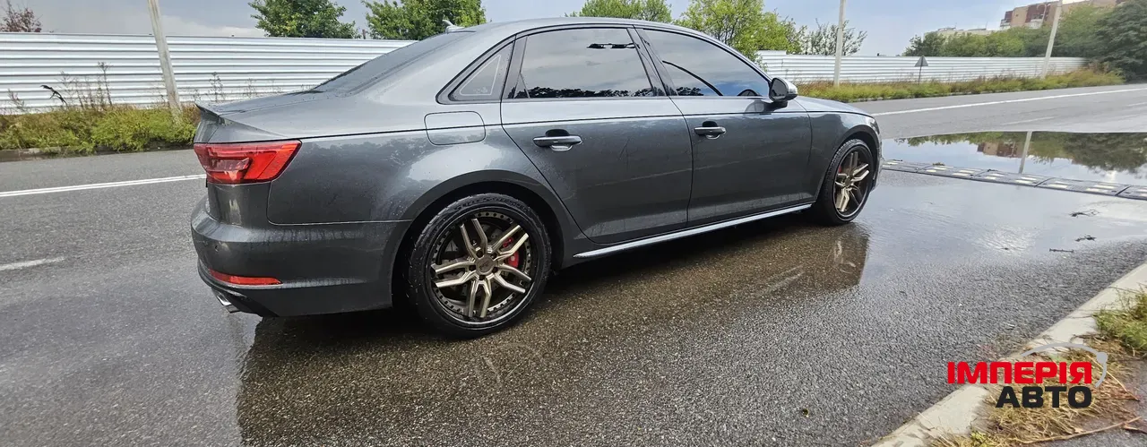 Audi S4 - фото 10