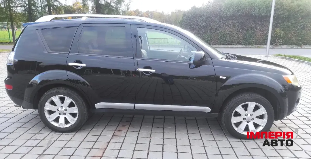Mitsubishi Outlander - фото 5