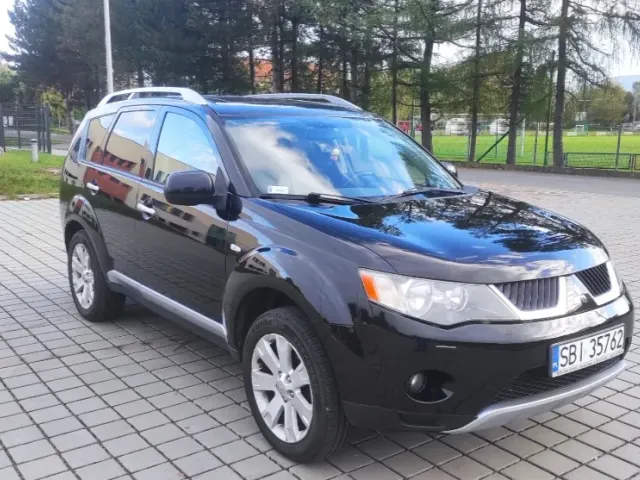 Mitsubishi Outlander - фото 1