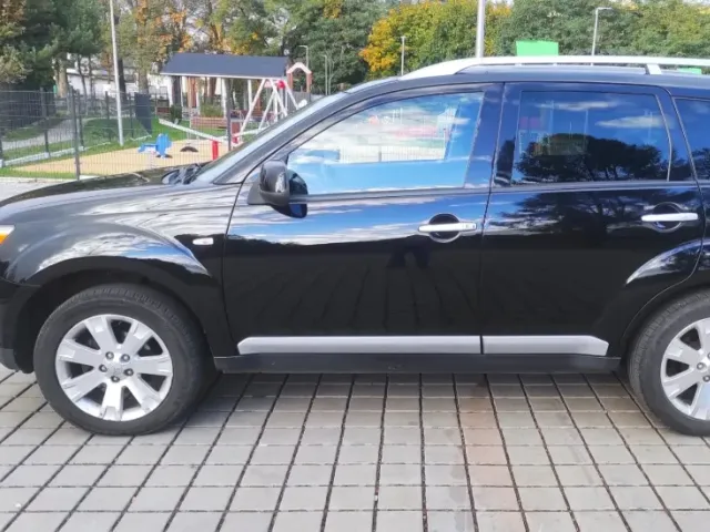 Mitsubishi Outlander - фото 3