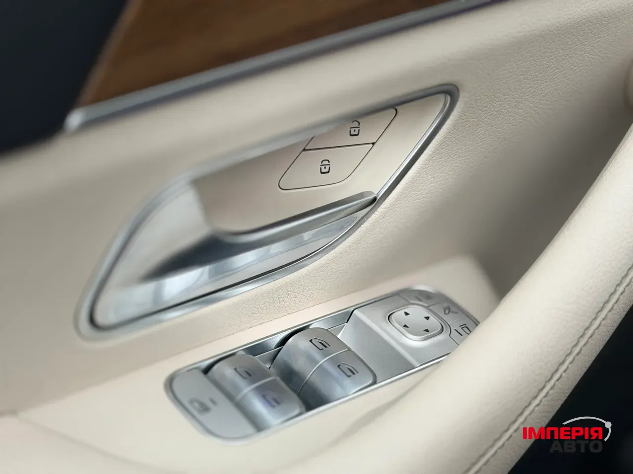 Mercedes-Benz GLE - фото 8