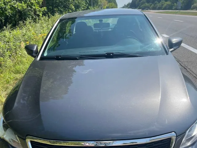 Peugeot 301 - фото 2