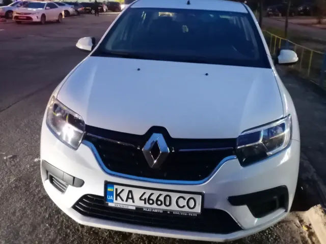 Renault Logan - фото 1