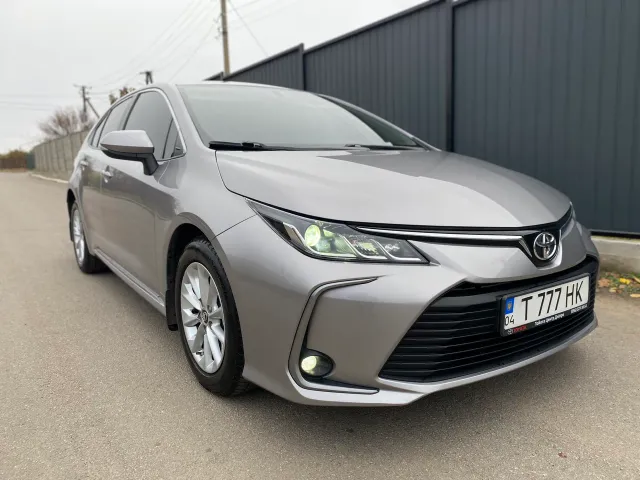 Toyota Corolla - фото 2