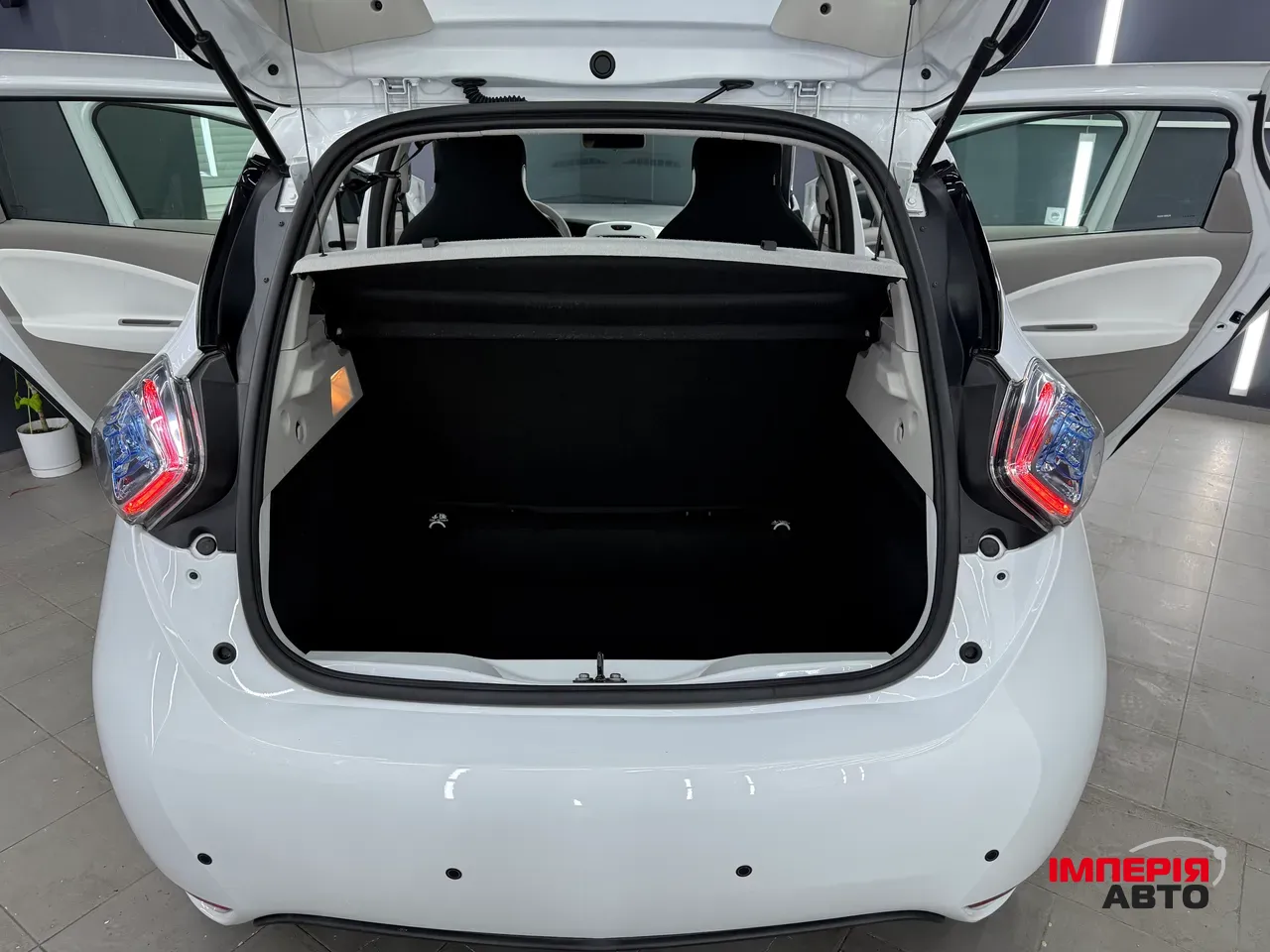 Renault ZOE - фото 23