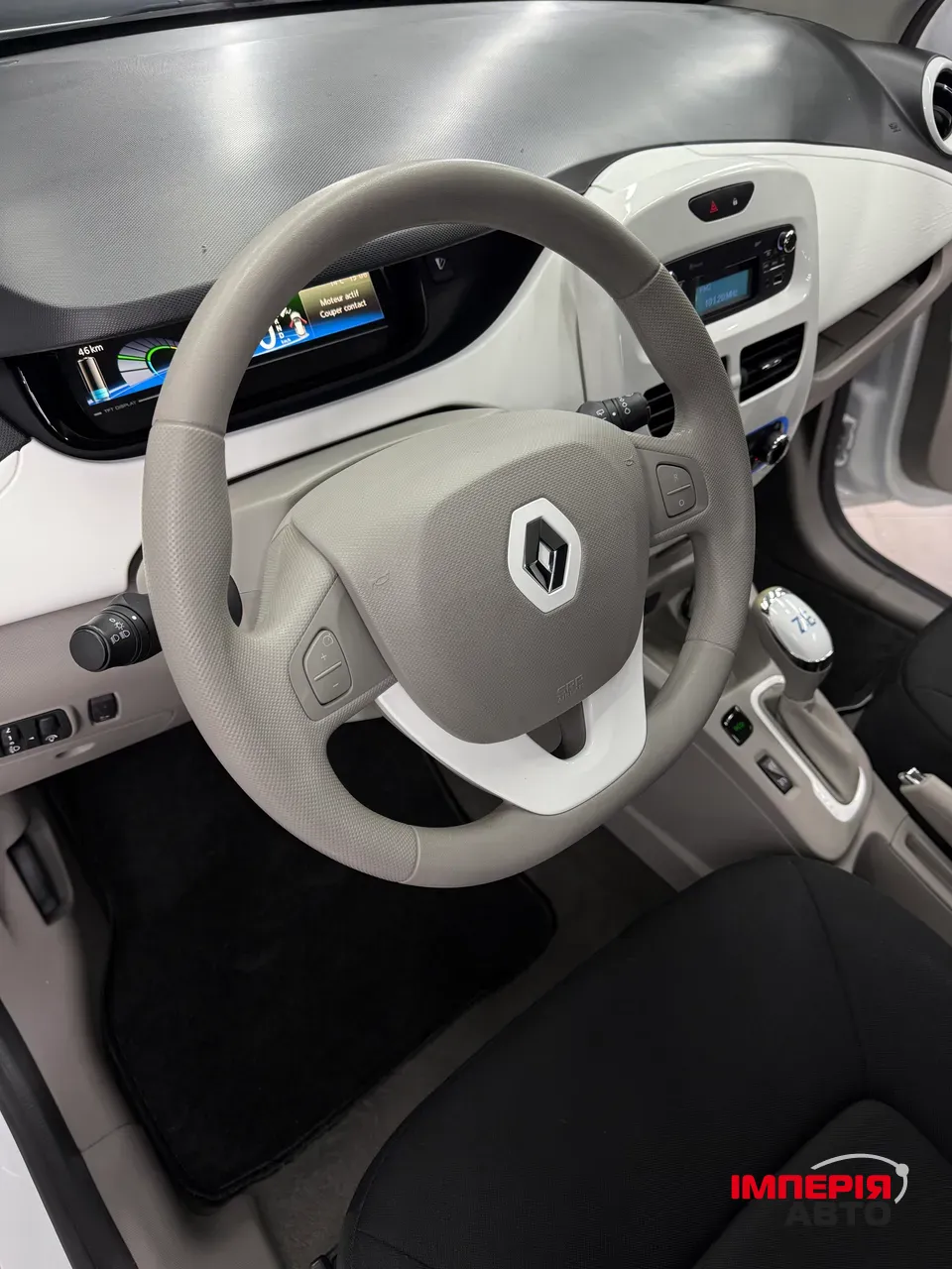 Renault ZOE - фото 18