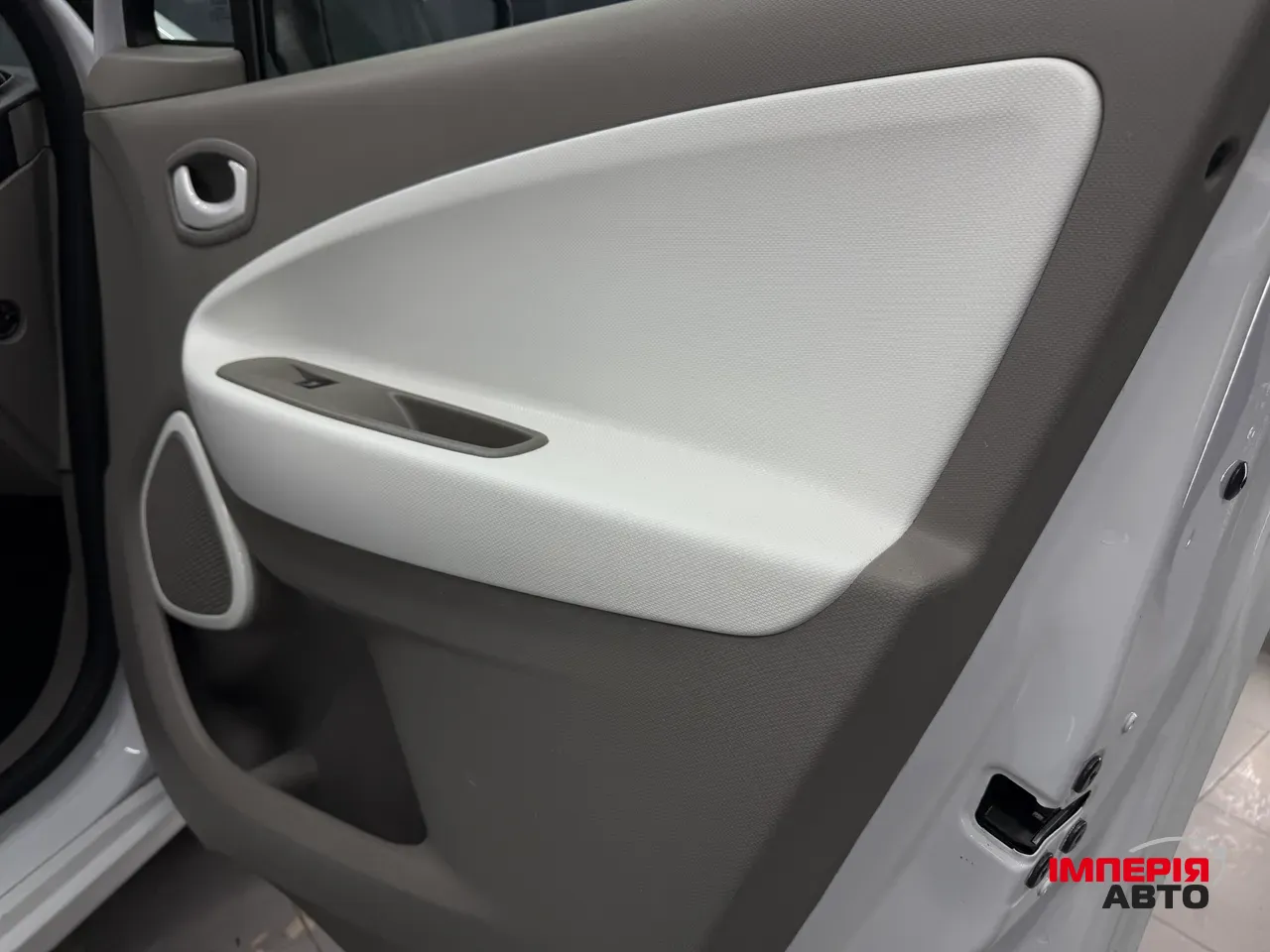 Renault ZOE - фото 31