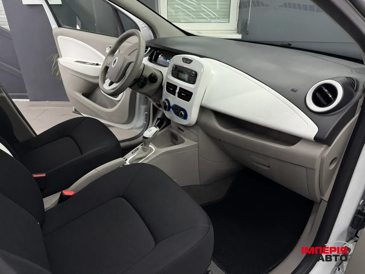 Renault ZOE - фото 29