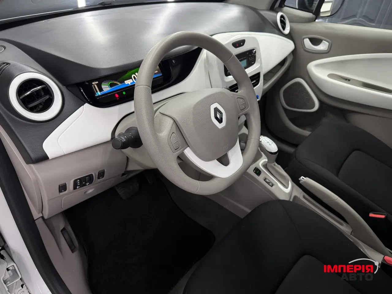 Renault ZOE - фото 30