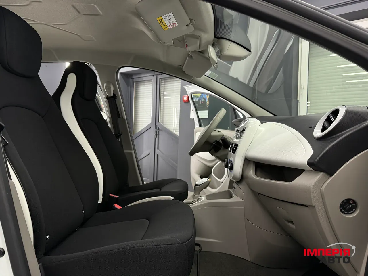 Renault ZOE - фото 32