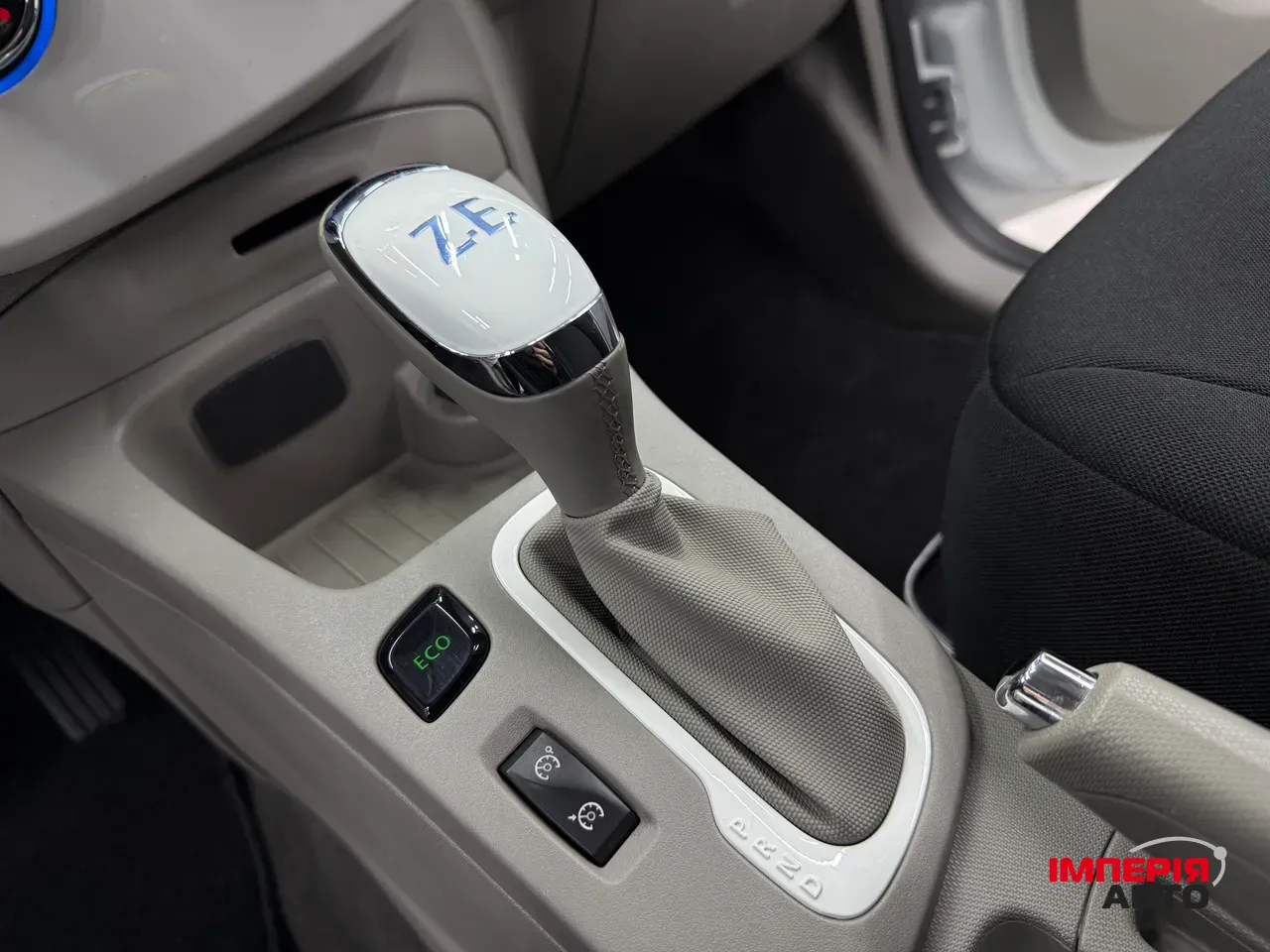 Renault ZOE - фото 37