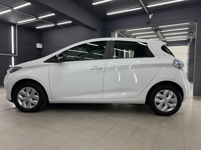 Renault ZOE - фото 4