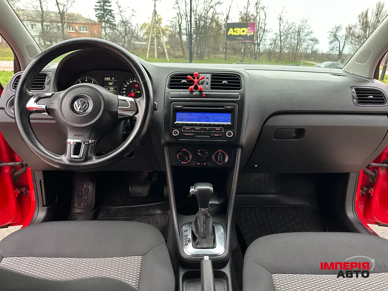 Volkswagen Polo - фото 11