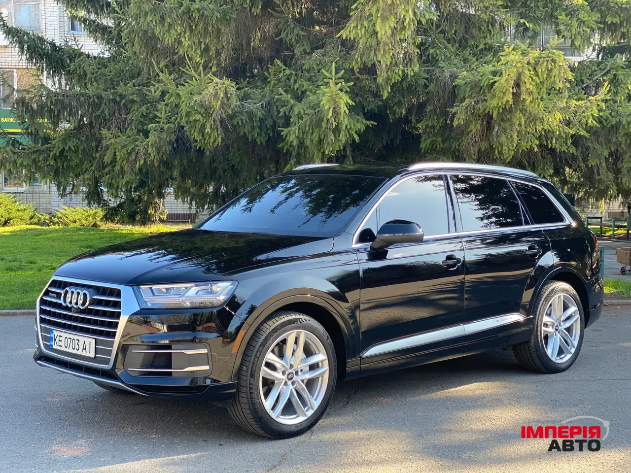 Audi Q7 - фото 1