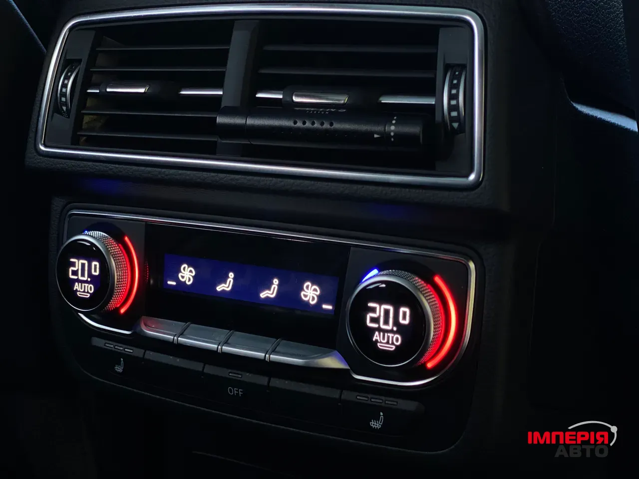 Audi Q7 - фото 19