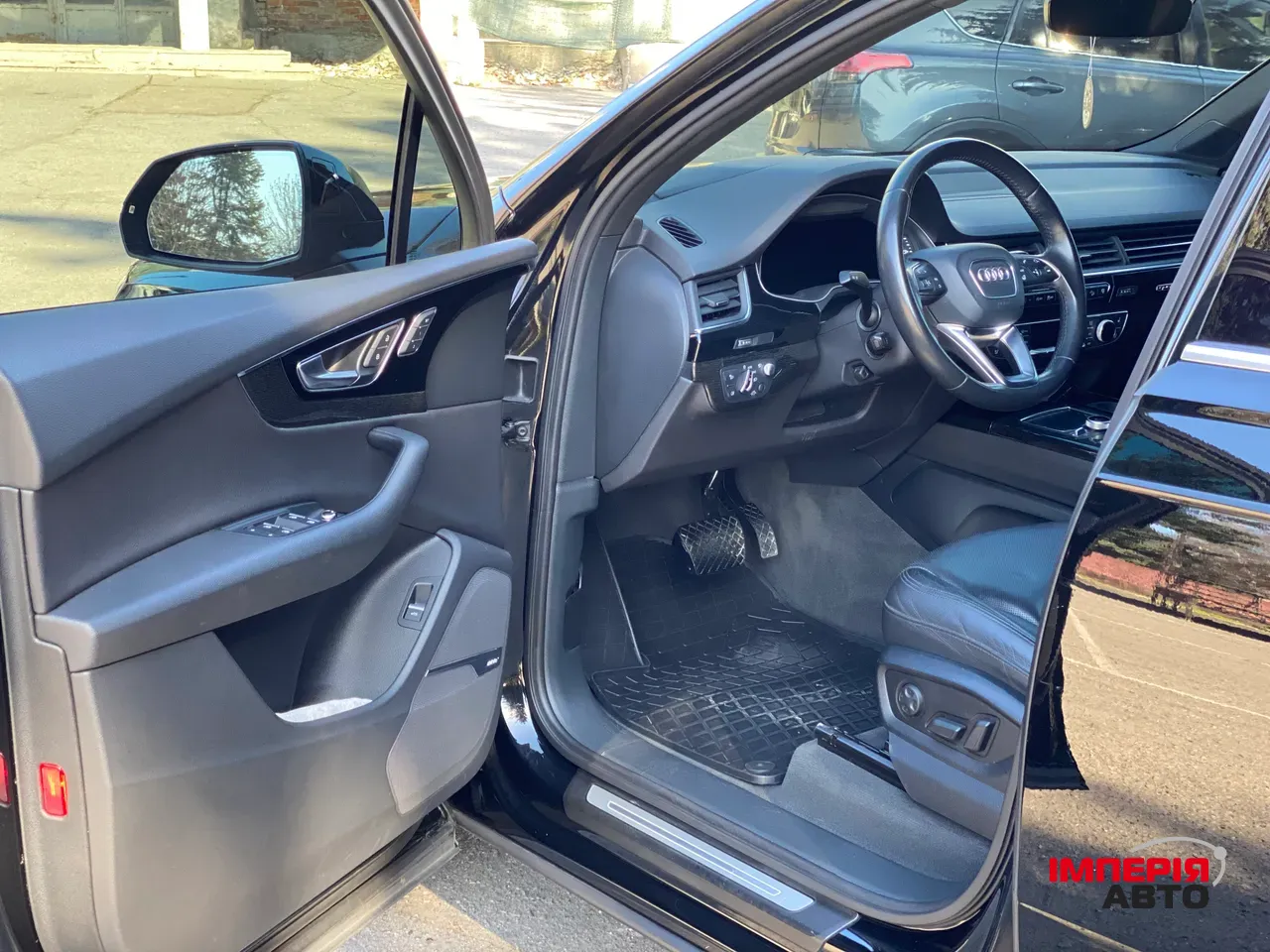 Audi Q7 - фото 10