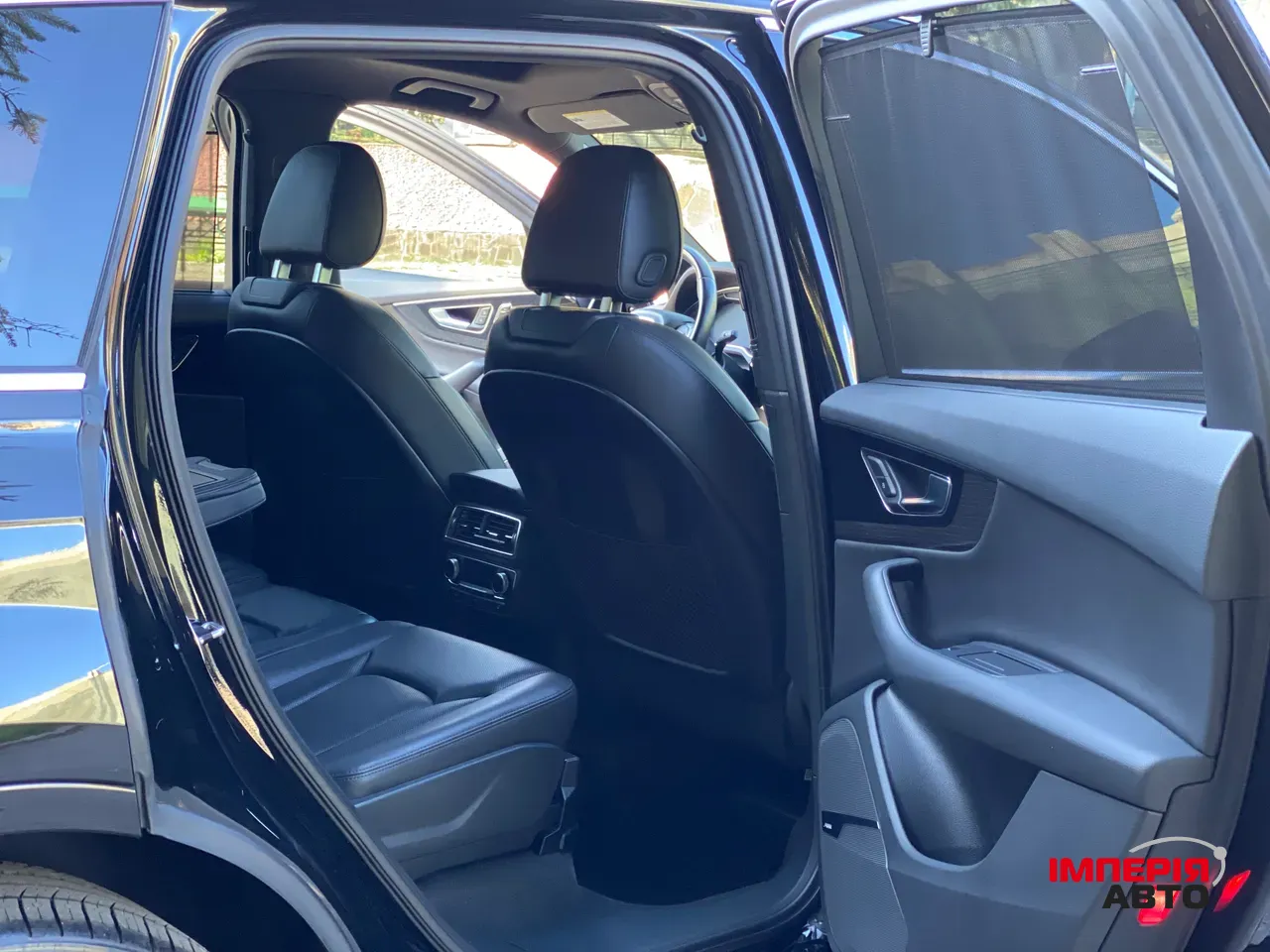 Audi Q7 - фото 12