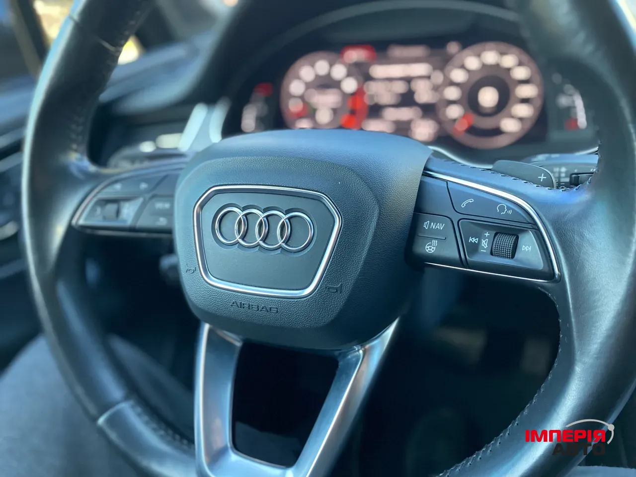 Audi Q7 - фото 29