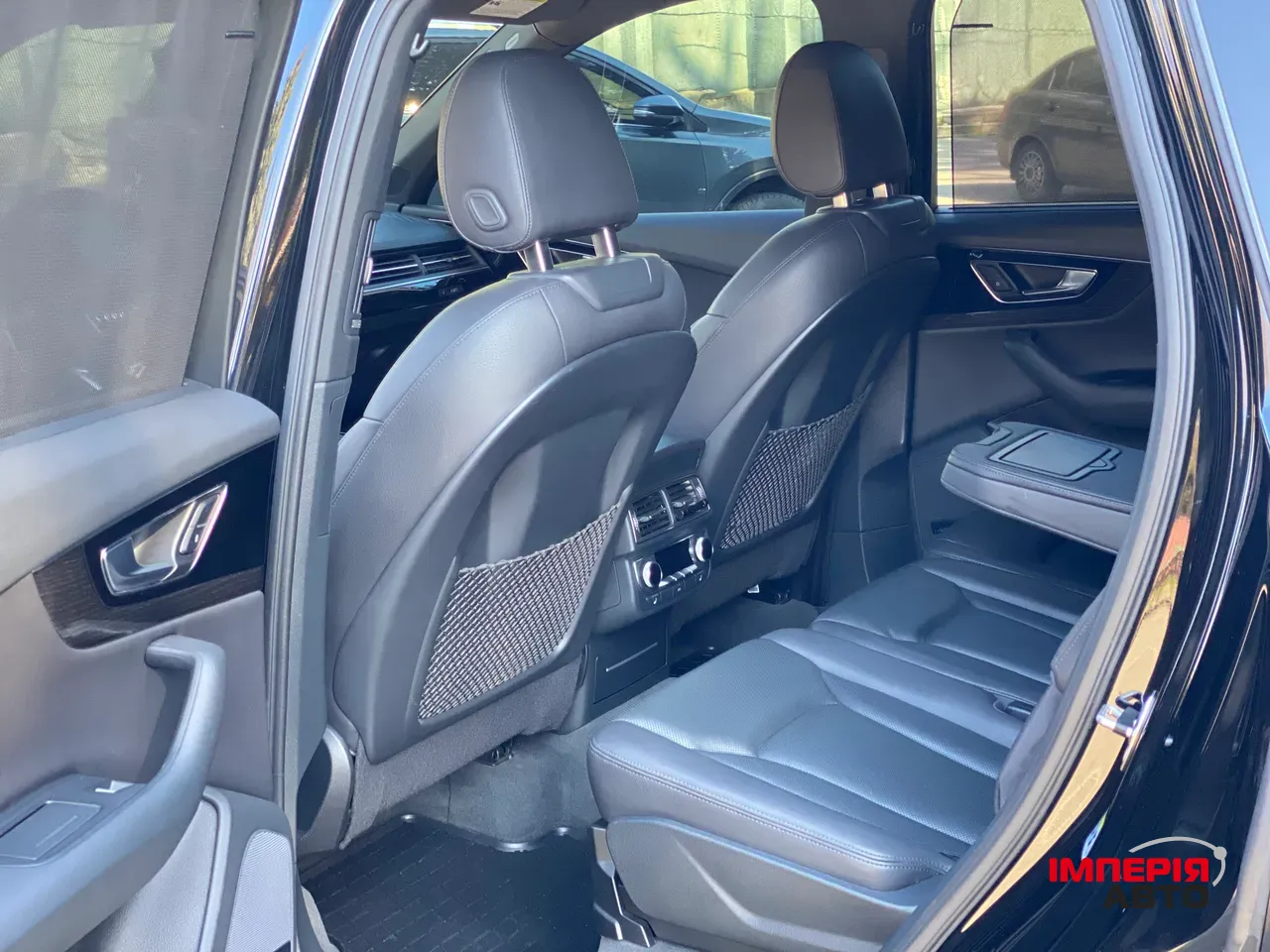 Audi Q7 - фото 8