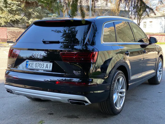 Audi Q7 - фото 5