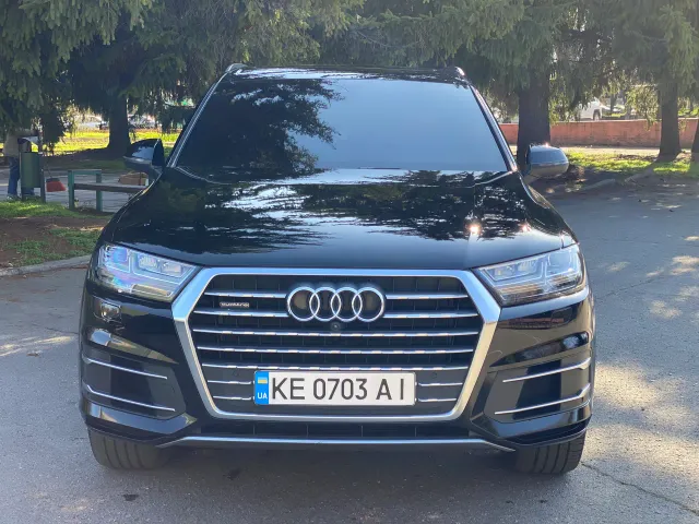 Audi Q7 - фото 2