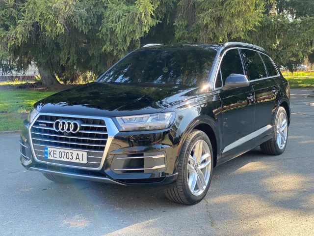 Audi Q7 - фото 4