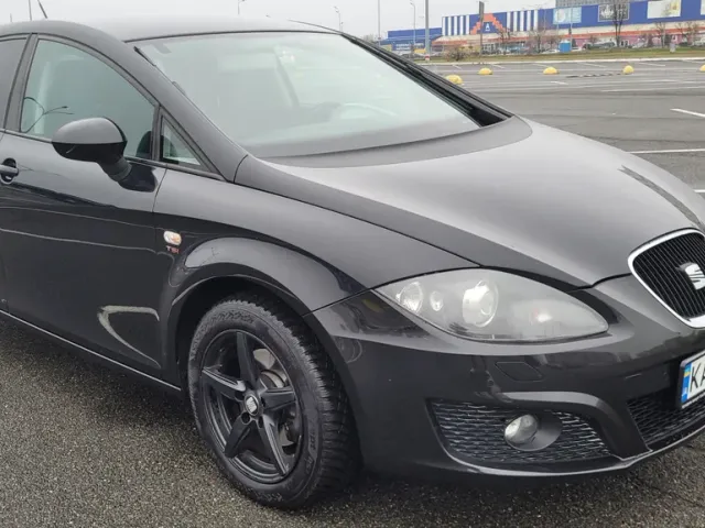 SEAT Leon - фото 1
