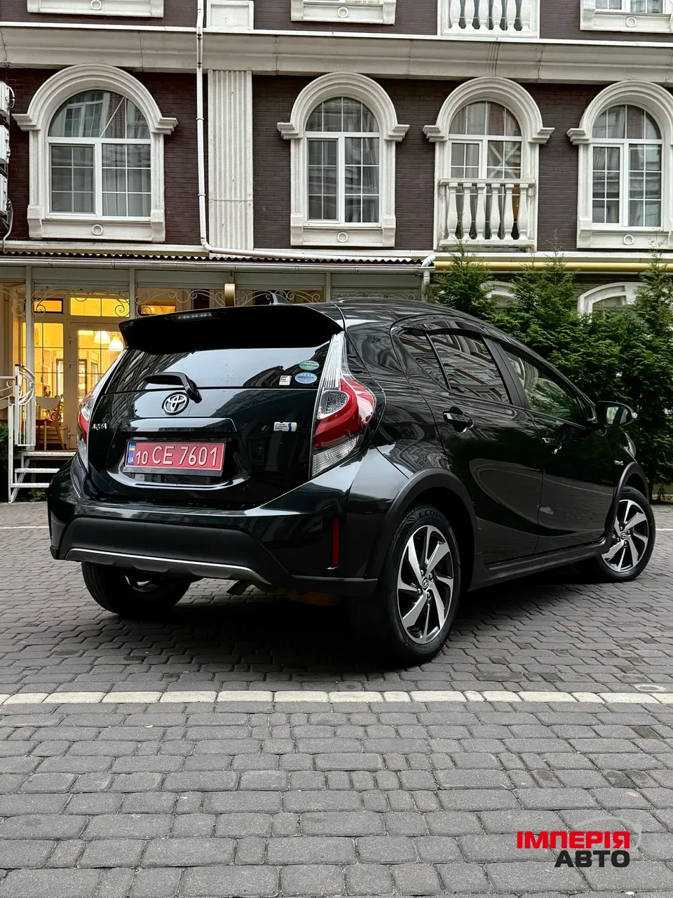 Toyota Aqua - фото 8