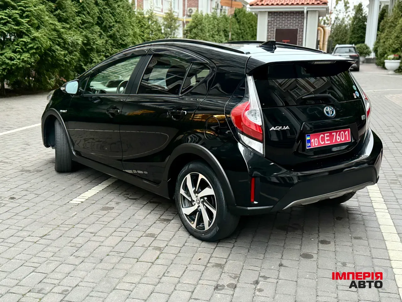 Toyota Aqua - фото 4
